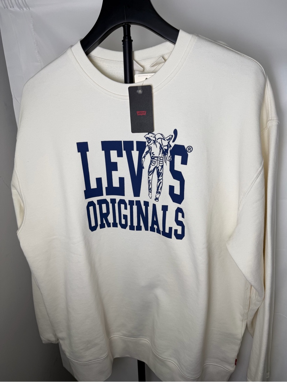 Levi's Cream Crewneck Sweatshirt with Navy 'Levi's Originals' Logo